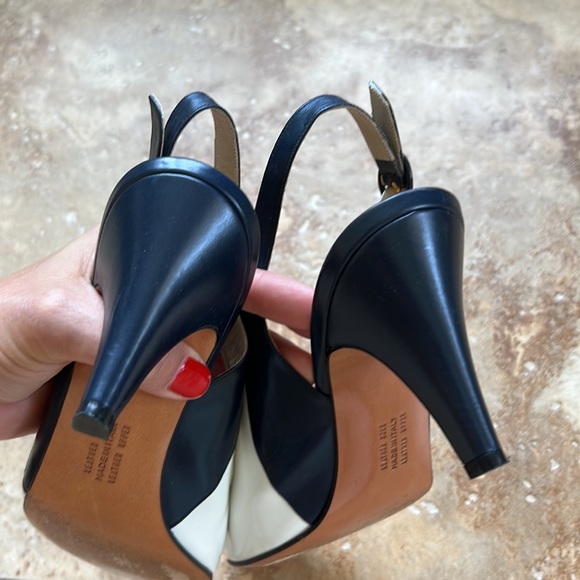 Vintage Ferragamo two tone sling backs MINT condition! Collectors item! - Picture 5 of 9